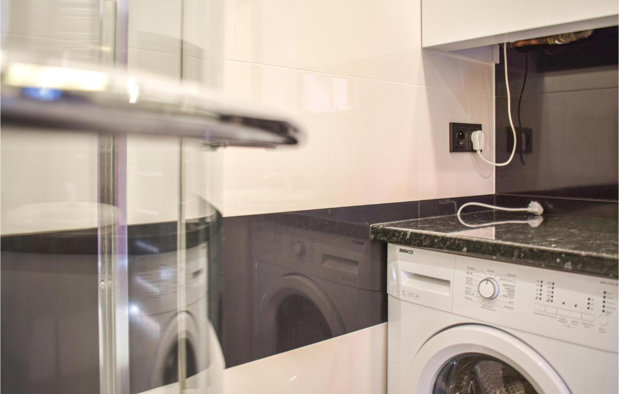 Nice Apartment In Darlowko With Wifi エクステリア 写真