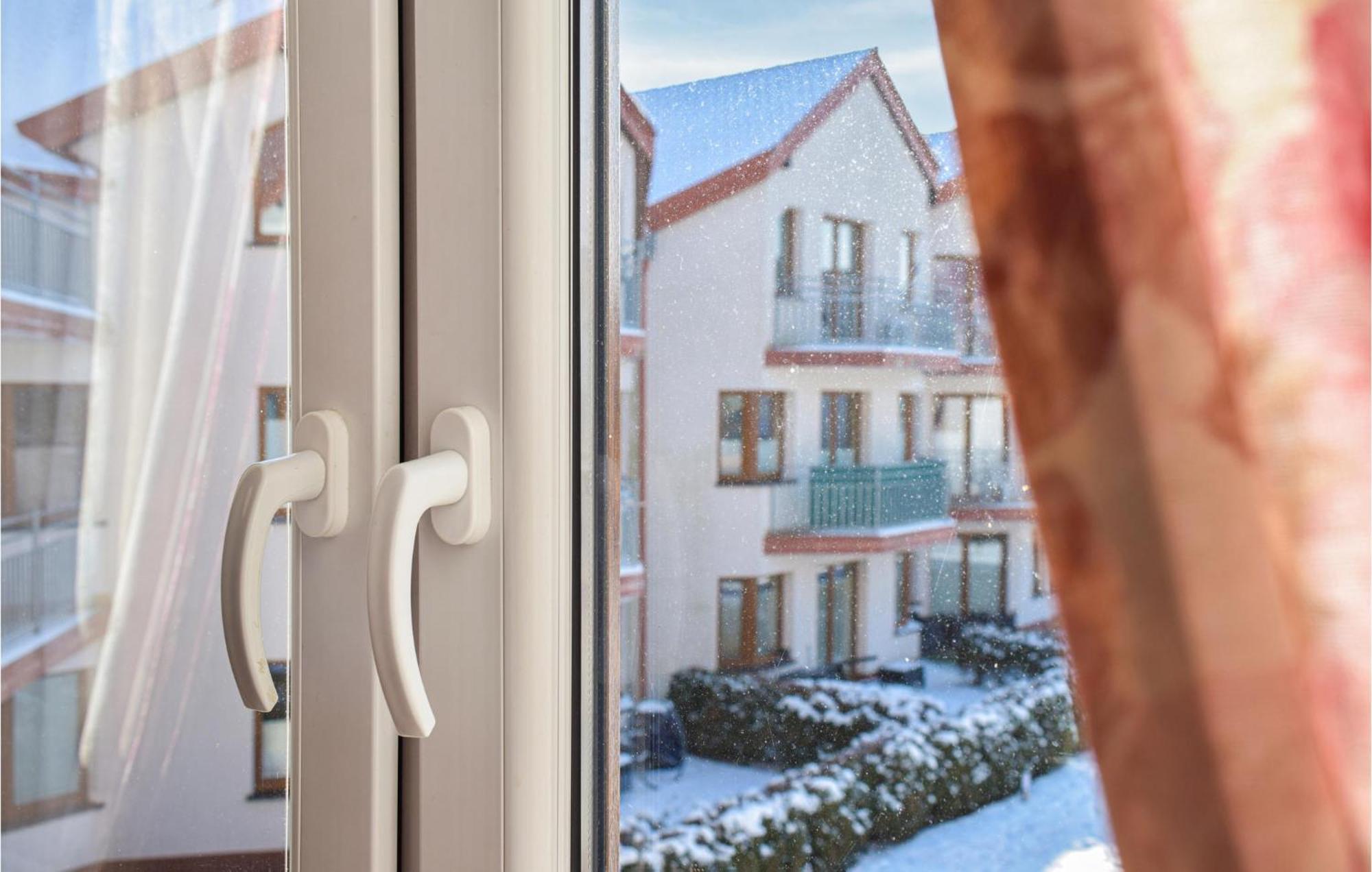 Nice Apartment In Darlowko With Wifi エクステリア 写真