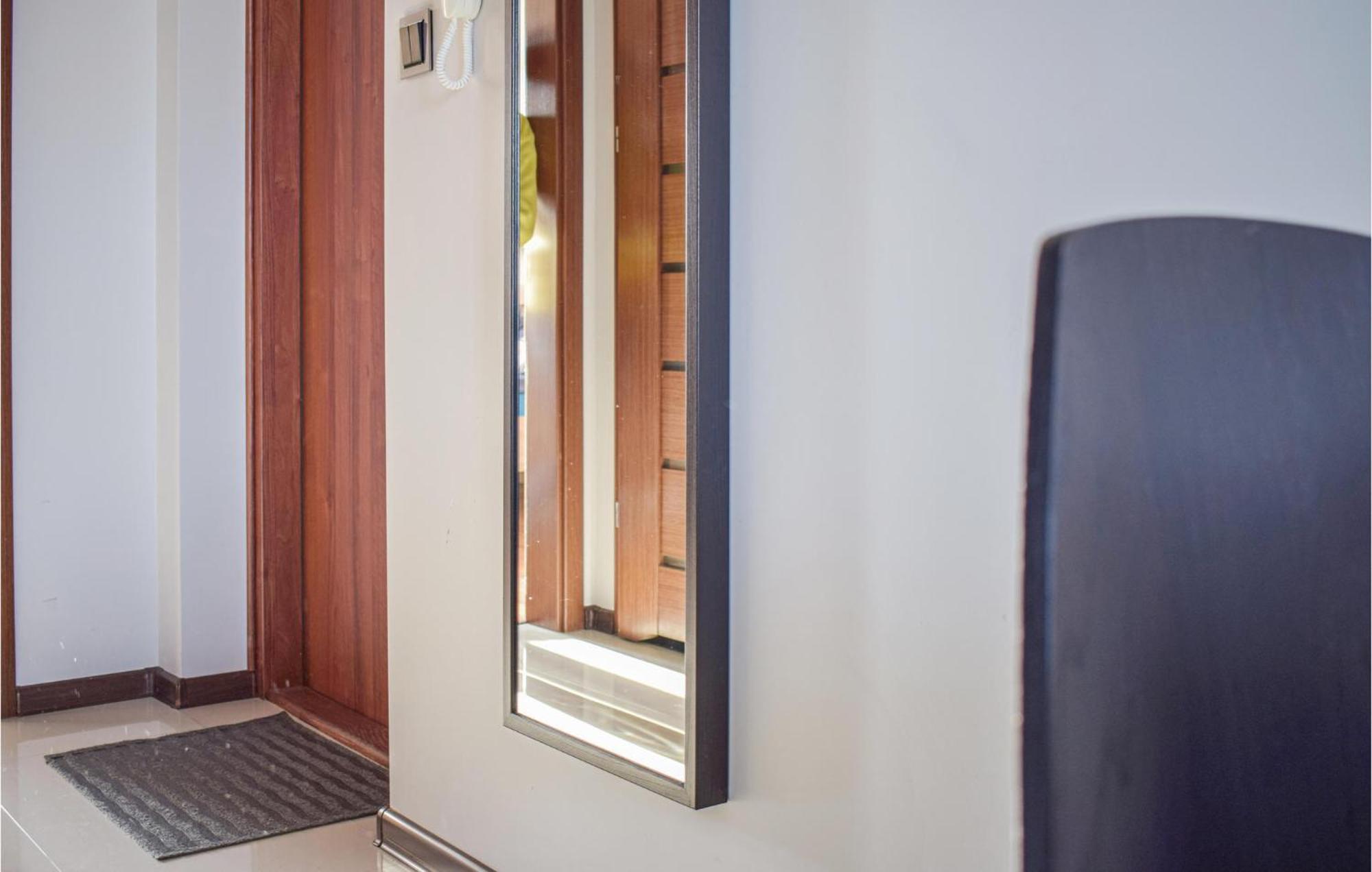 Nice Apartment In Darlowko With Wifi エクステリア 写真